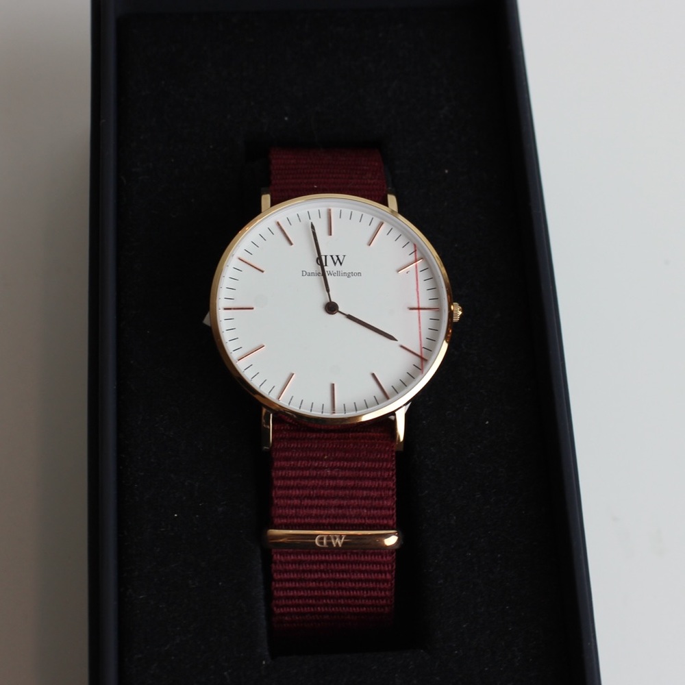 NWT Daniel Wellington Watch W/ Extra Strap & Cuff